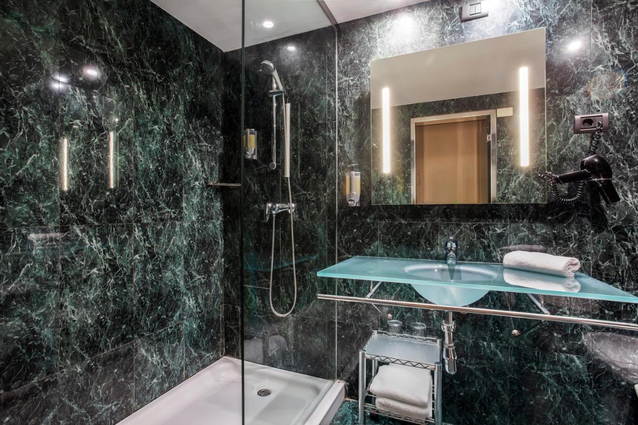 Chambre Double - Vue sur Montagne